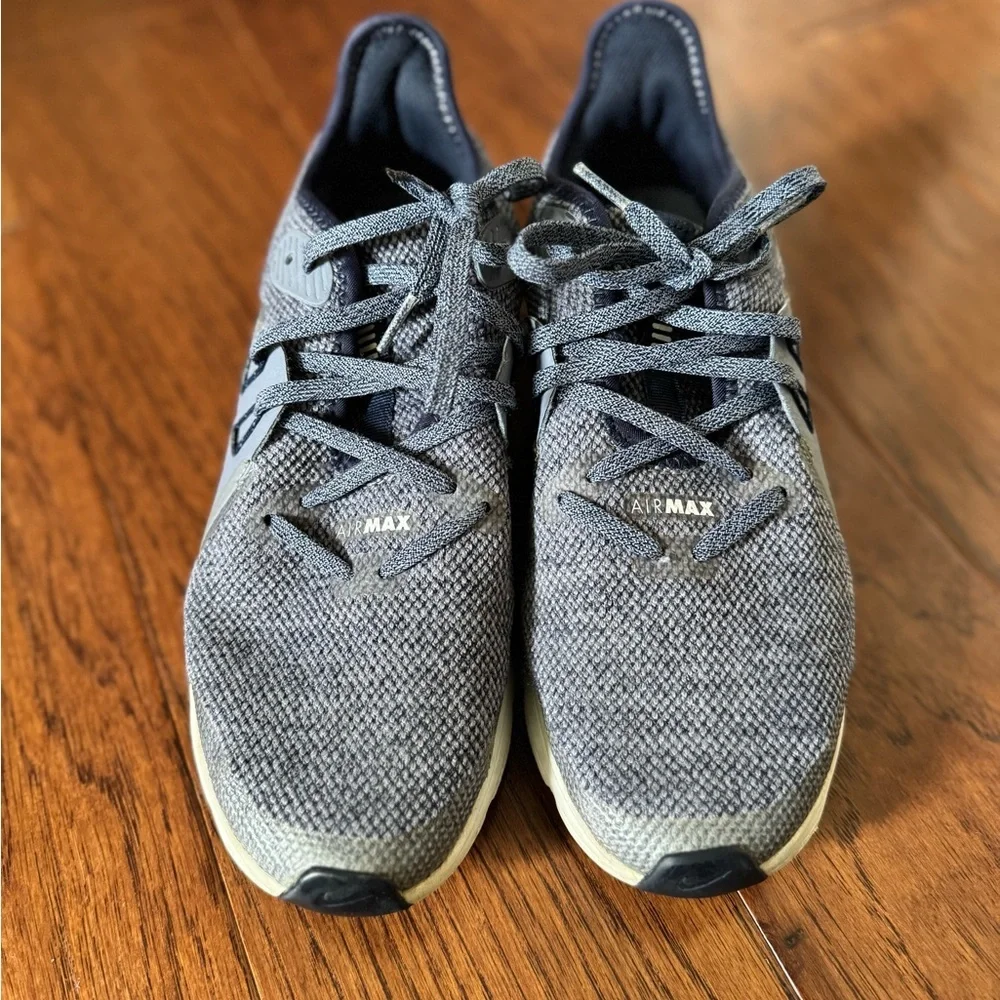 Kids Nike Air Max blue sneakers, size 6Y